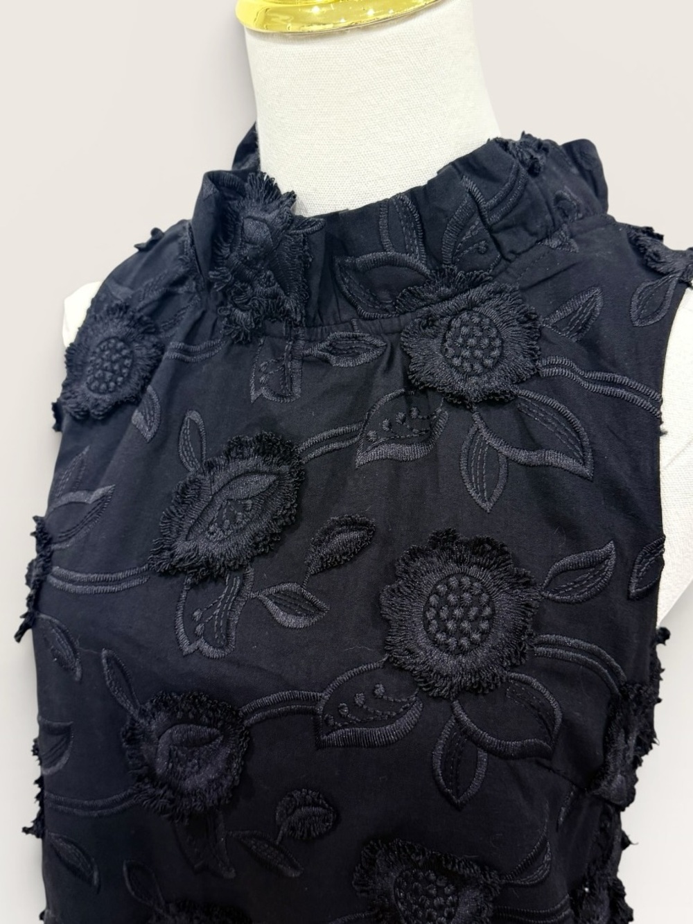 Abbey Glass Large Barbara Black Ruffle Neck Top 3D Floral Cotton NWT $145 - Picture 7 of 14